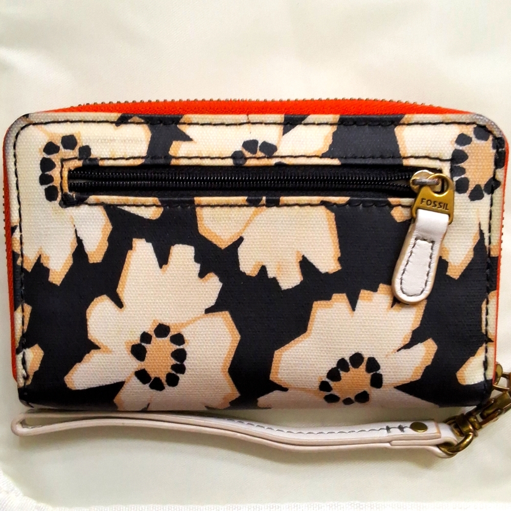 Fossil like new wristlet floral wallet